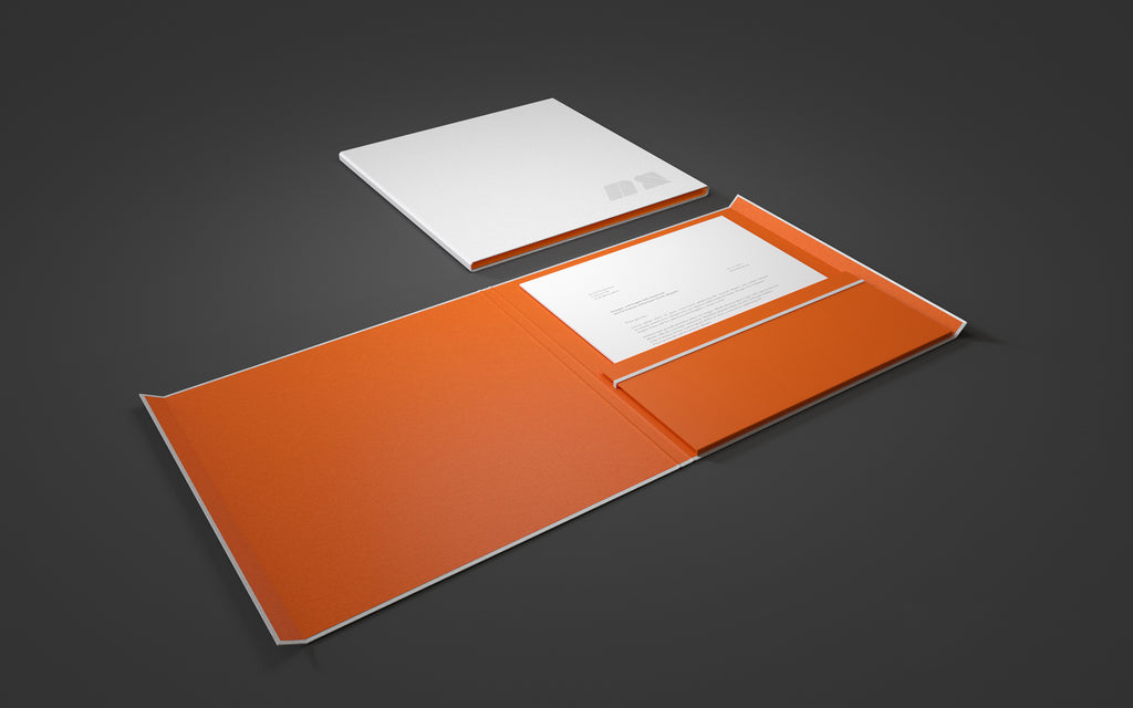 Präsentationsmappen in Sonderformaten: welche Möglichkeiten bietet cardstock?